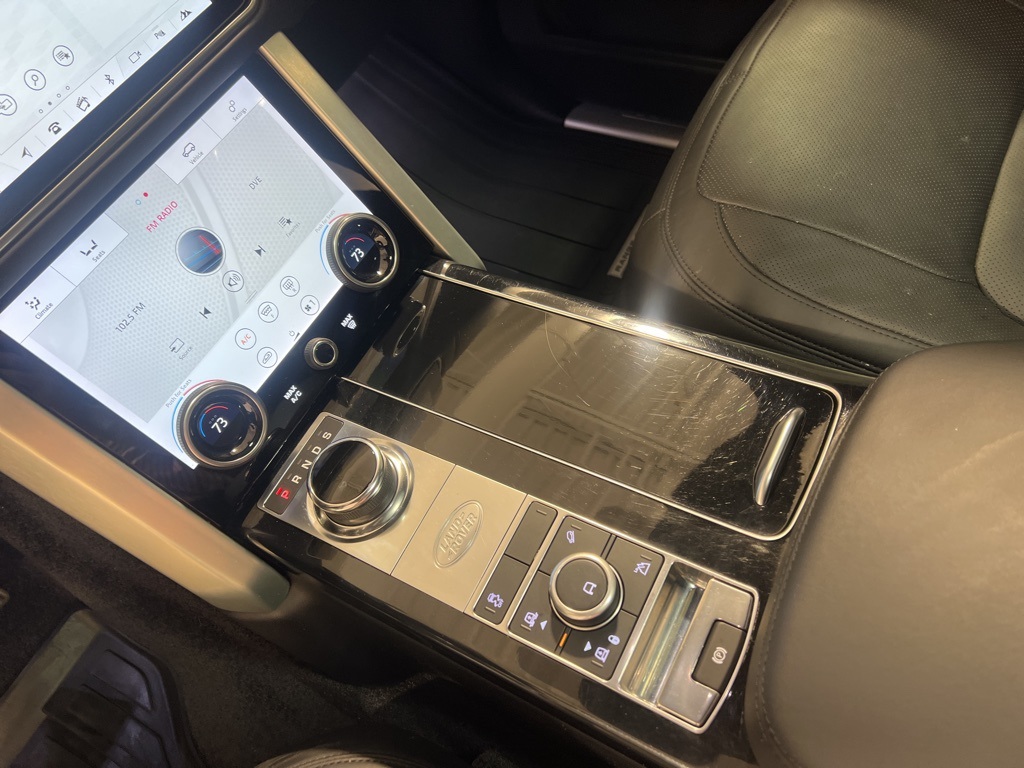 2020 Land Rover Range Rover HSE photo 15