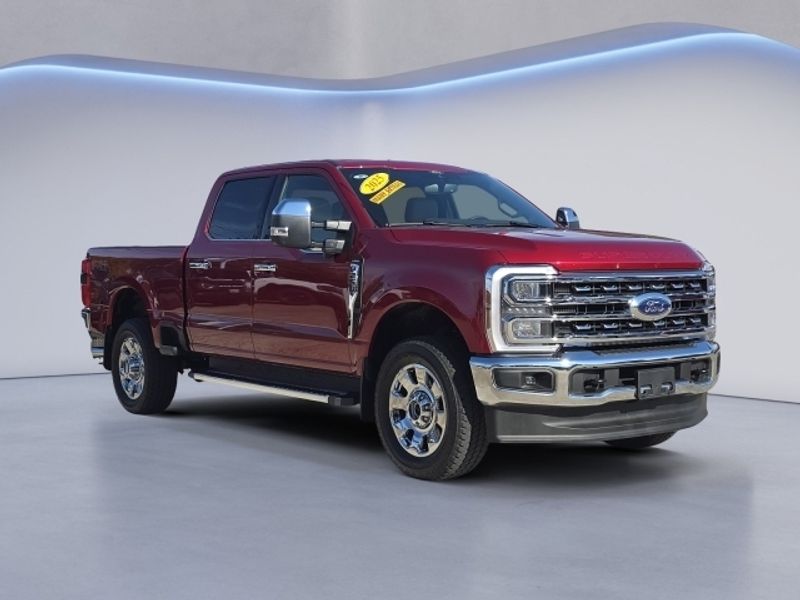 2025 Ford F-250 Lariat photo 3
