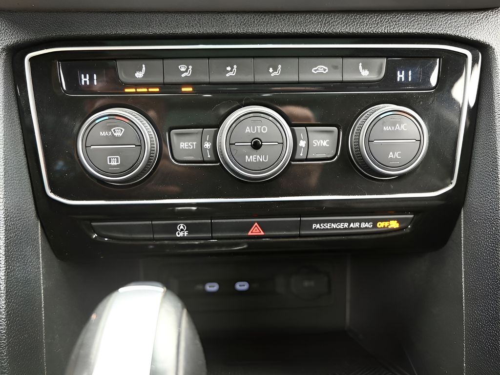 2022 Volkswagen Atlas SEL photo 16