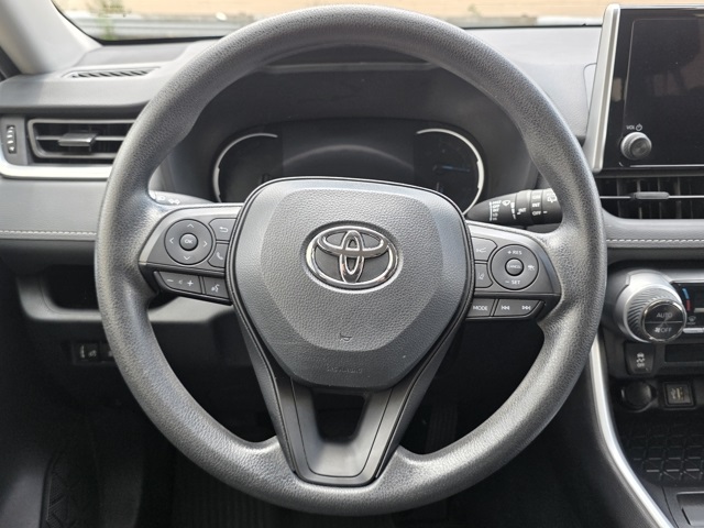2024 Toyota RAV4 Hybrid XLE photo 14