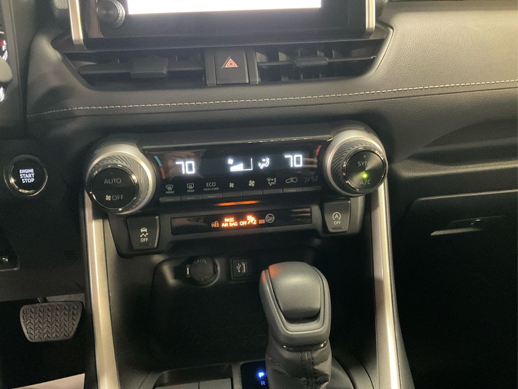 2023 Toyota RAV4 XLE photo 23