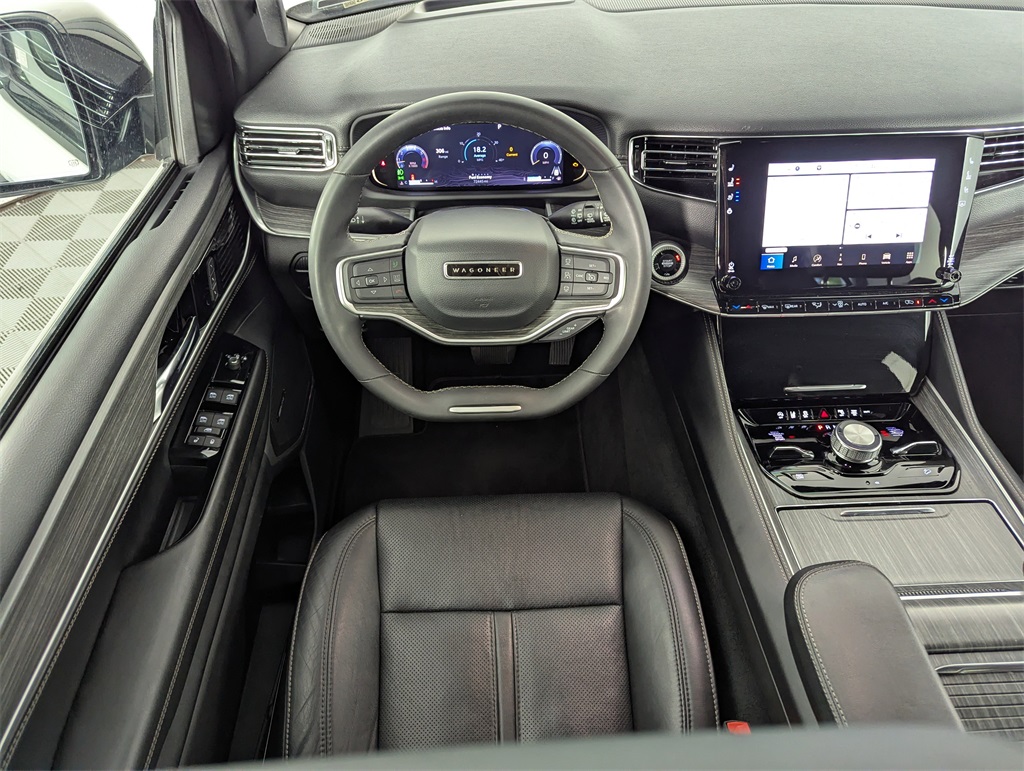 2023 Jeep Wagoneer L Series III photo 13