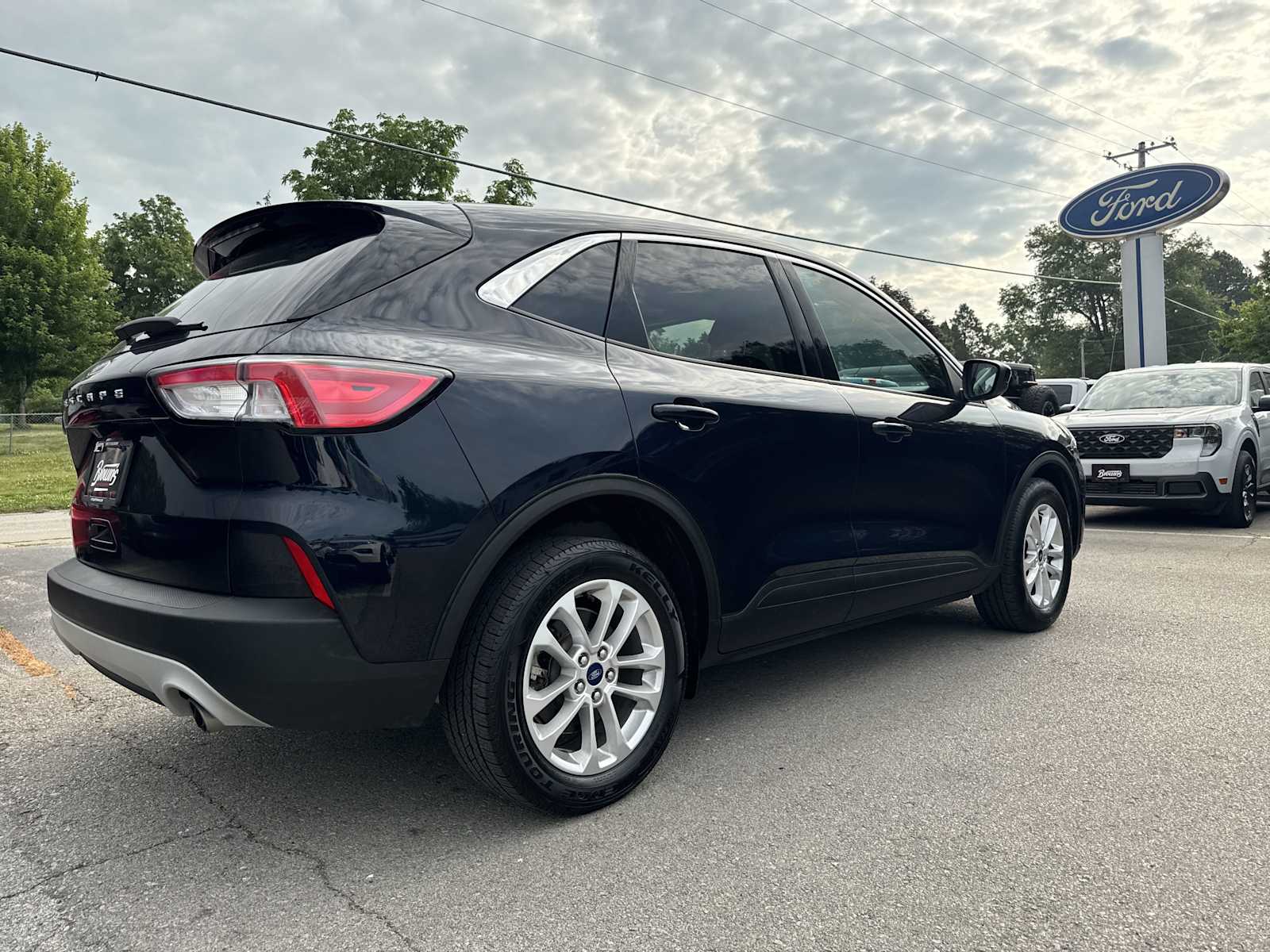 2021 Ford Escape SE photo 2