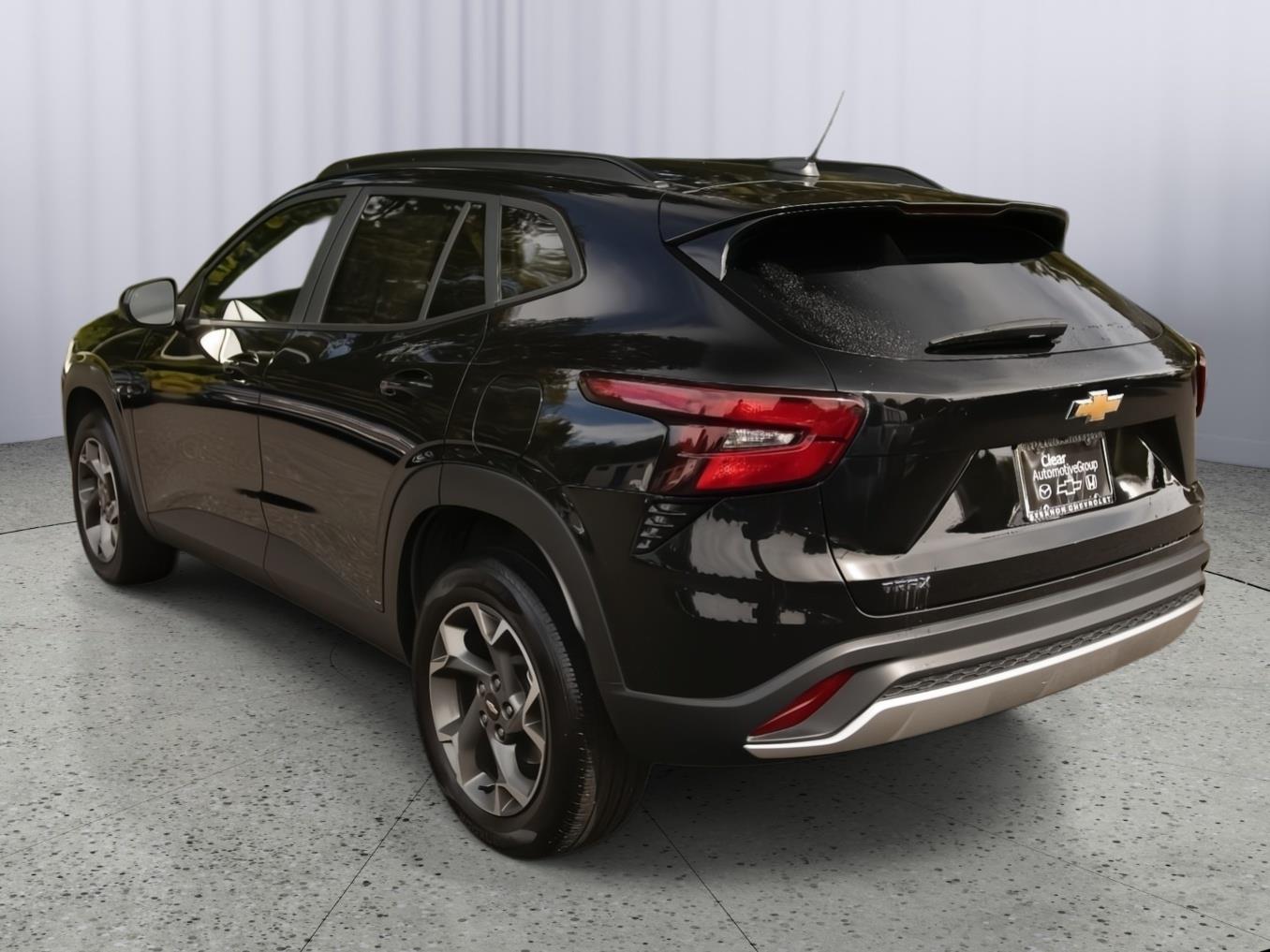 2024 Chevrolet Trax LT photo 17