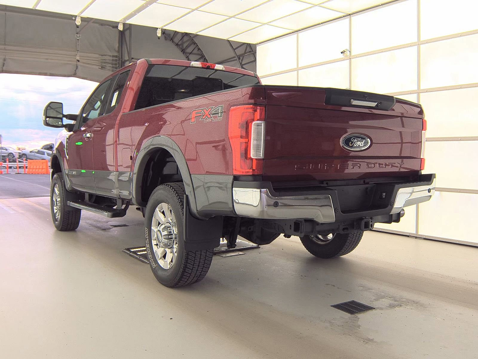 2018 Ford F-350 Lariat photo 2