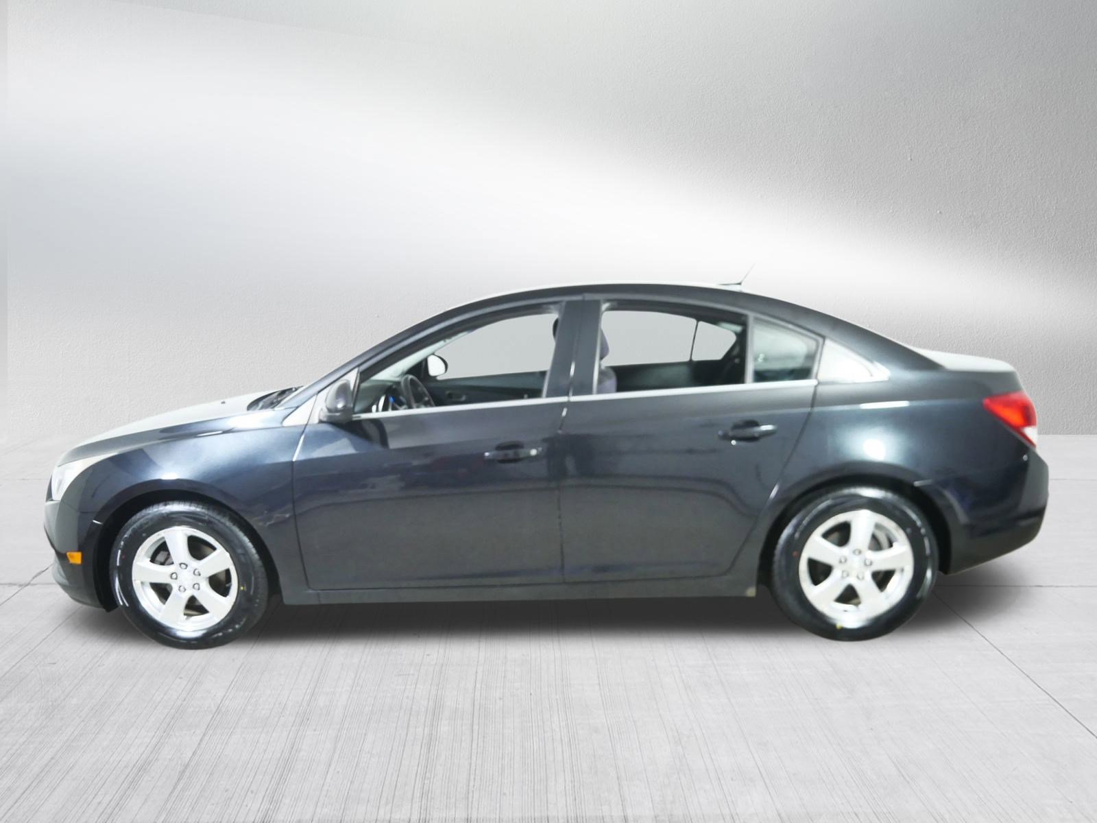 2012 Chevrolet Cruze photo 4