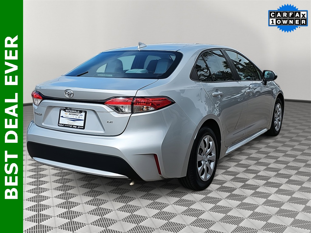 2022 Toyota Corolla LE photo 2