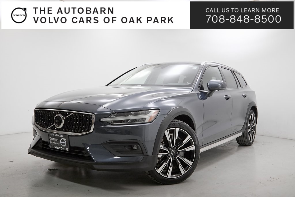 2024 Volvo V60 Cross Country Ultimate's photo