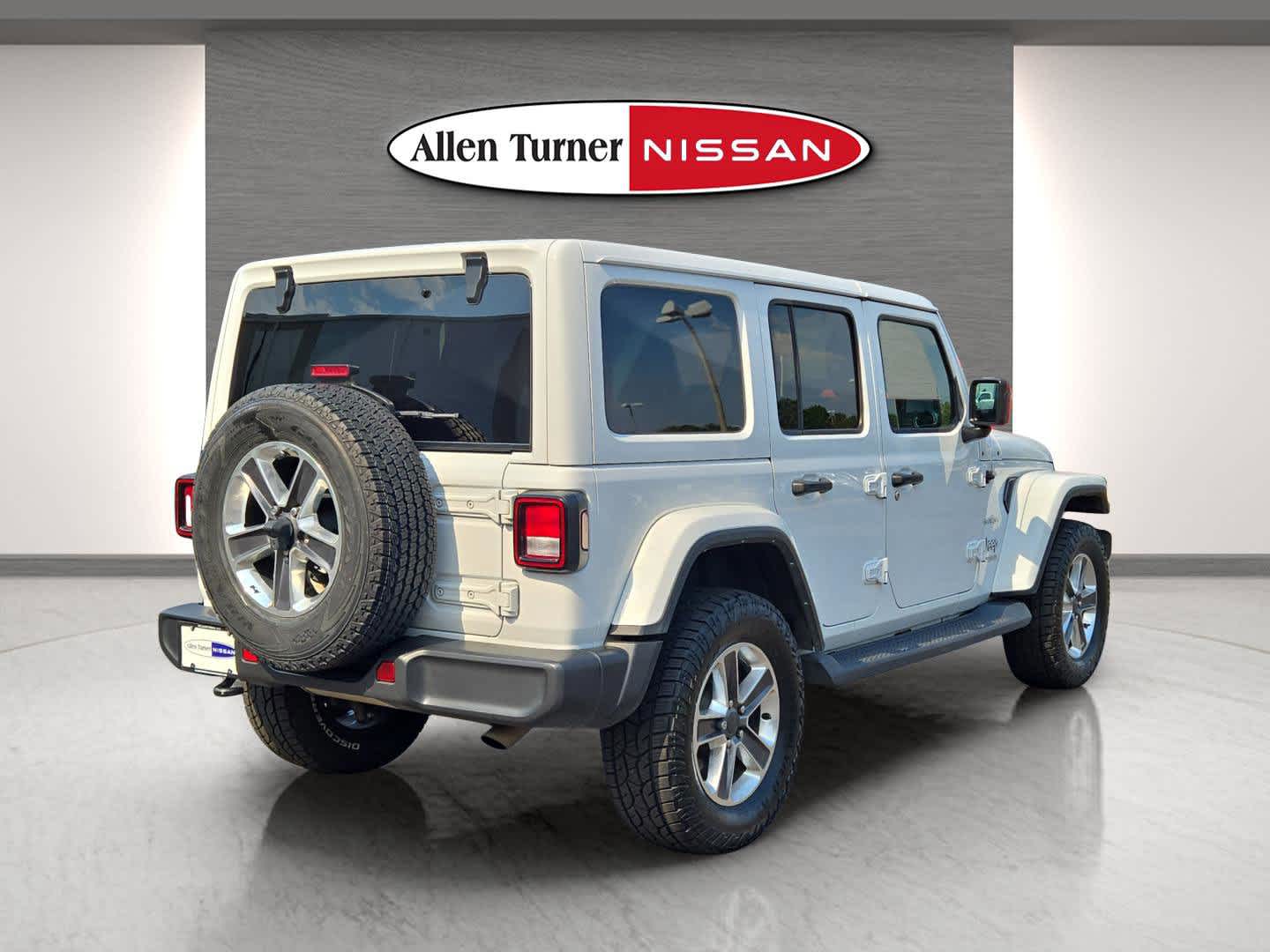 2022 Jeep Wrangler Unlimited Sahara photo 6
