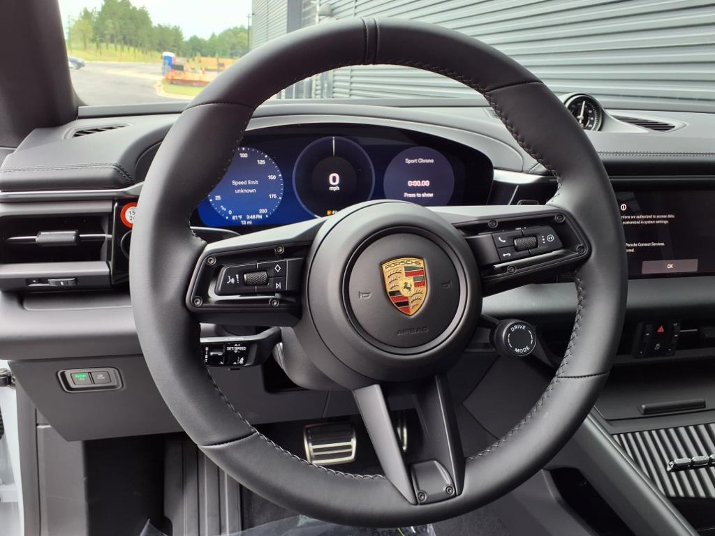 2025 Porsche Macan Electric photo 4