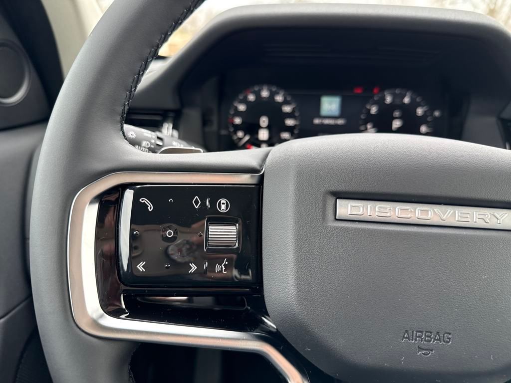 2025 Land Rover Discovery Sport S photo 21