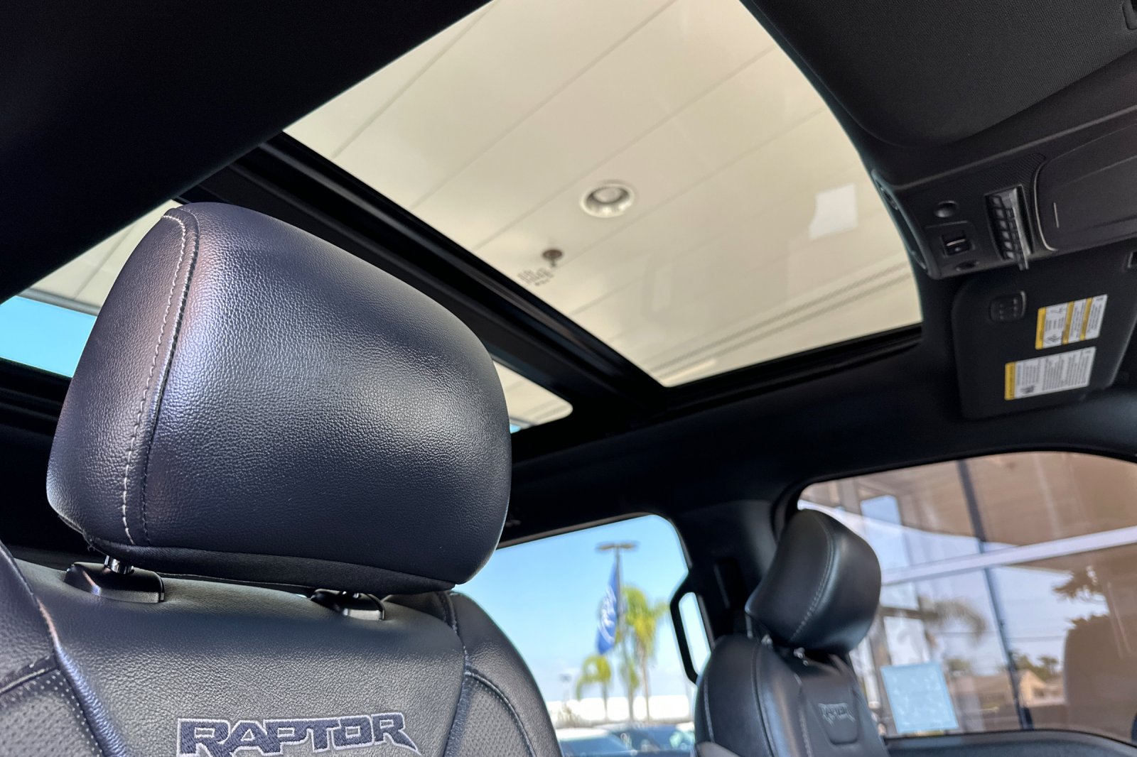 2017 Ford F-150 Raptor photo 17