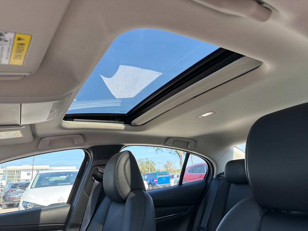 2022 Mazda Mazda3 Preferred photo 3