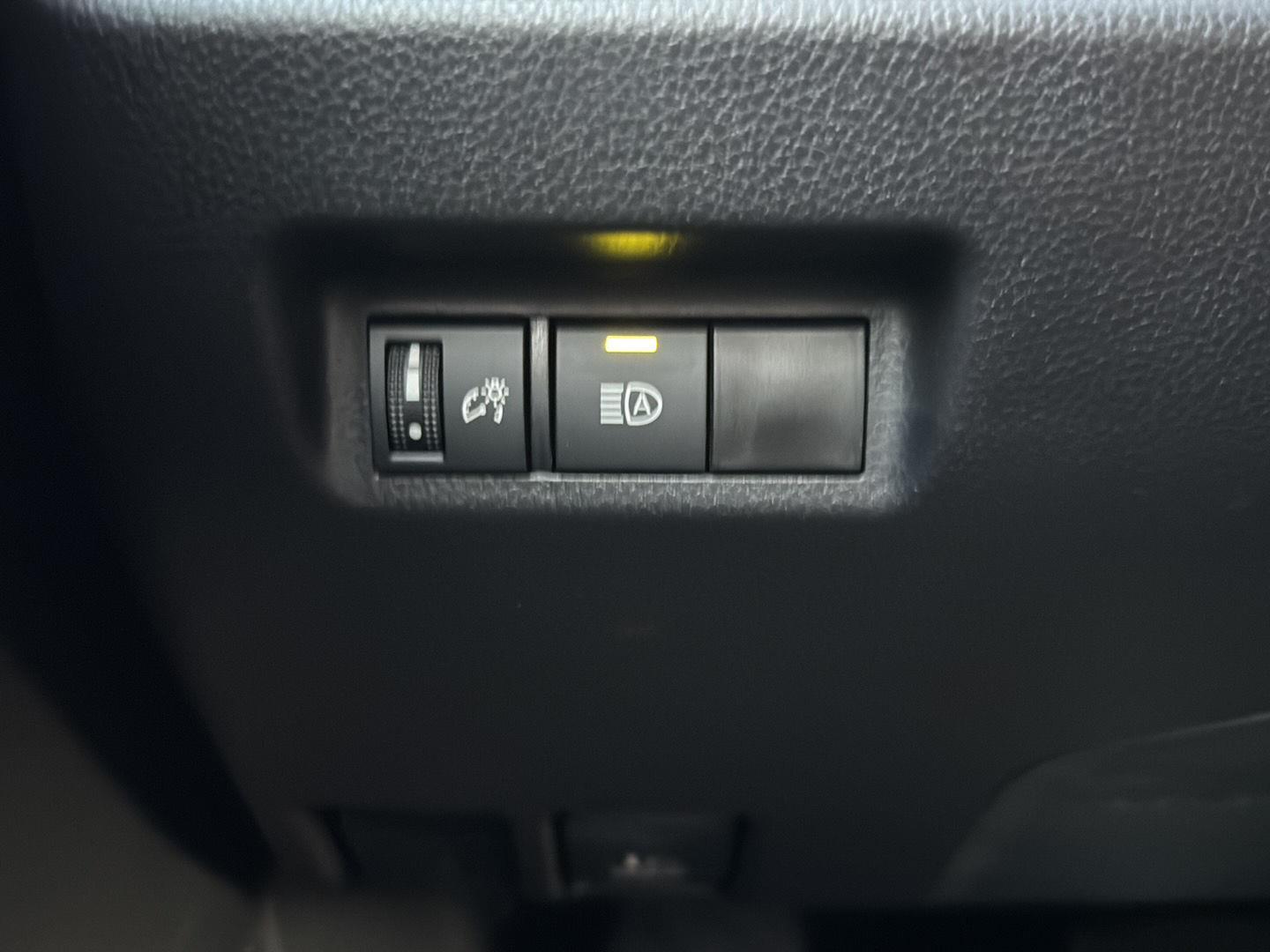 2025 Toyota RAV4 LE photo 18