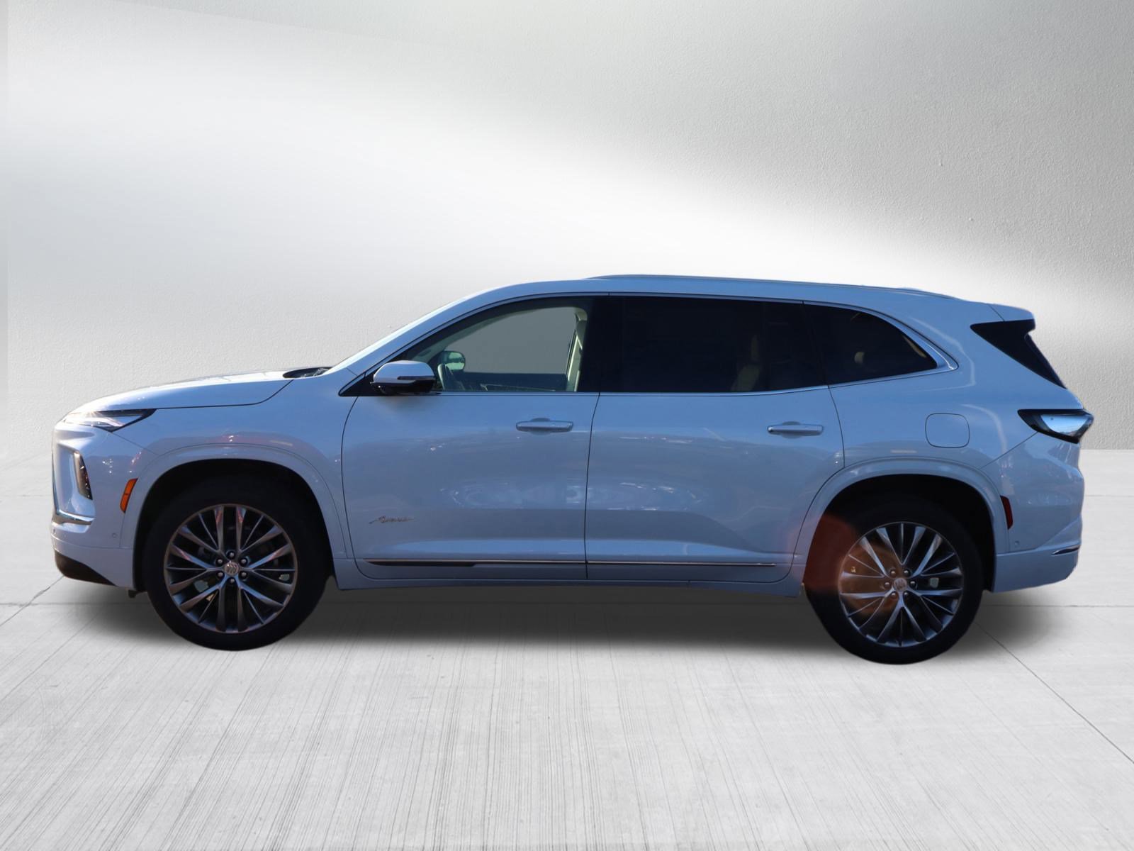 2026 Buick Enclave Avenir photo 2