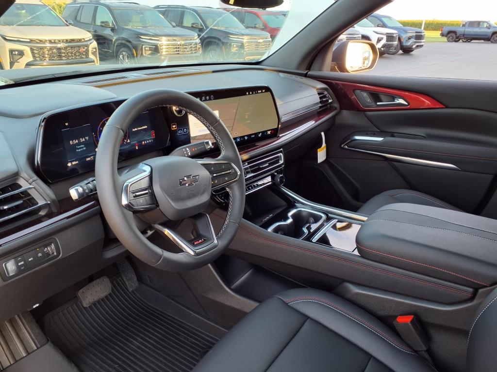 2026 Chevrolet Traverse Z71 photo 2