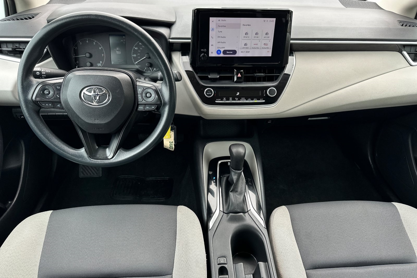 2023 Toyota Corolla LE photo 3