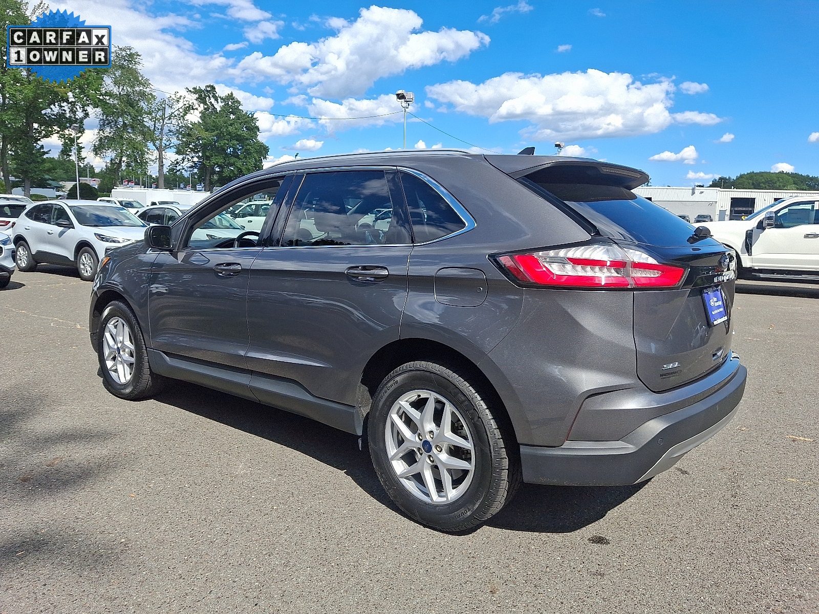 2022 Ford Edge SEL photo 4