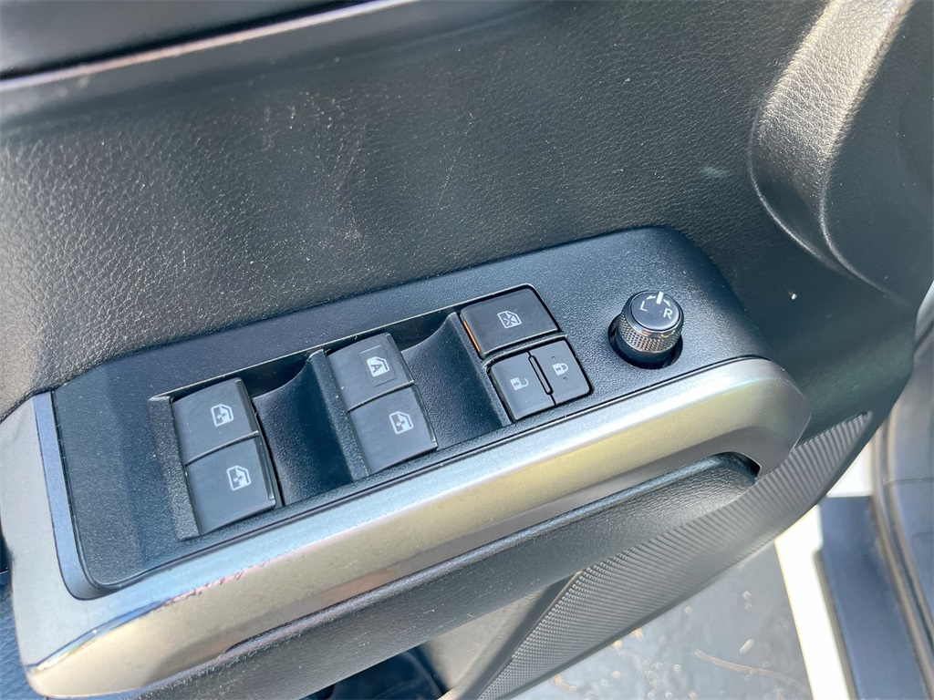 2021 Toyota Tacoma SR5 photo 20