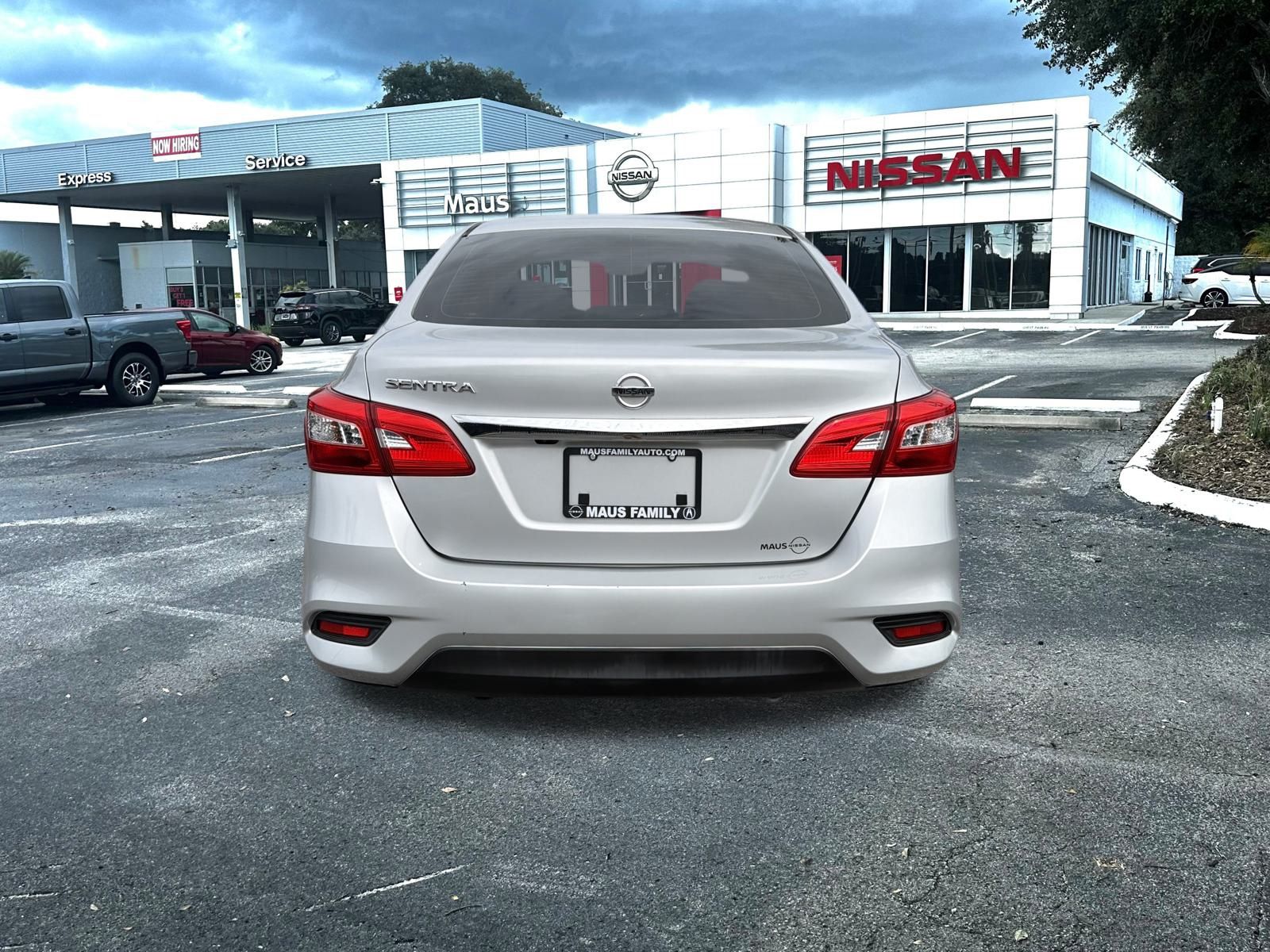2018 Nissan Sentra S photo 3