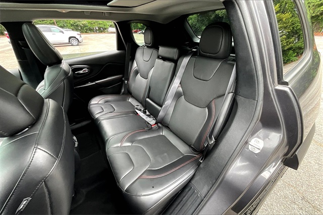 2020 Jeep Cherokee Trailhawk photo 17