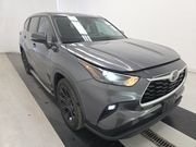2024 Toyota Highlander LE's photo