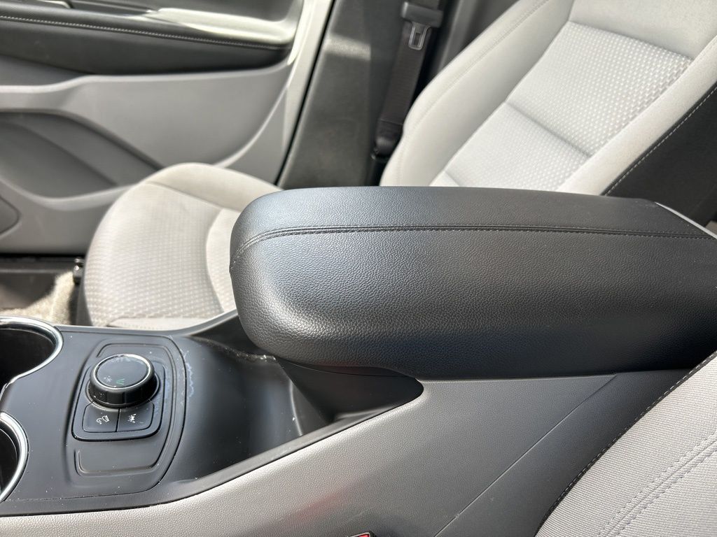 2024 Gmc Terrain SLE photo 28