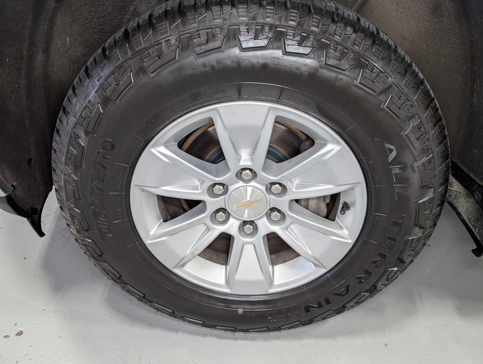 2021 Chevrolet Silverado 1500 LT photo 3