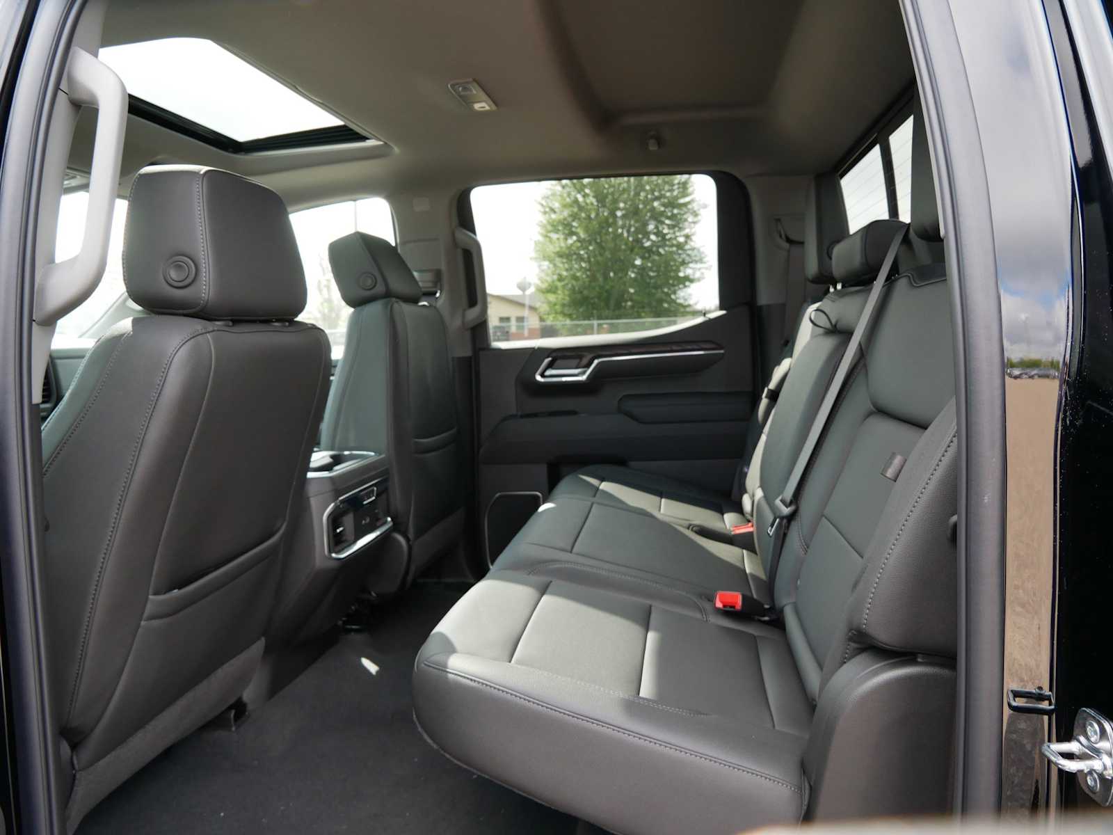2026 Gmc Sierra 1500 SLT photo 12