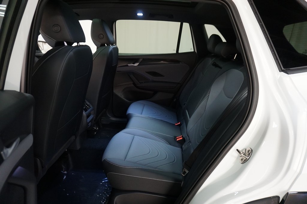 2025 Volkswagen Tiguan SE R-Line Black photo 7