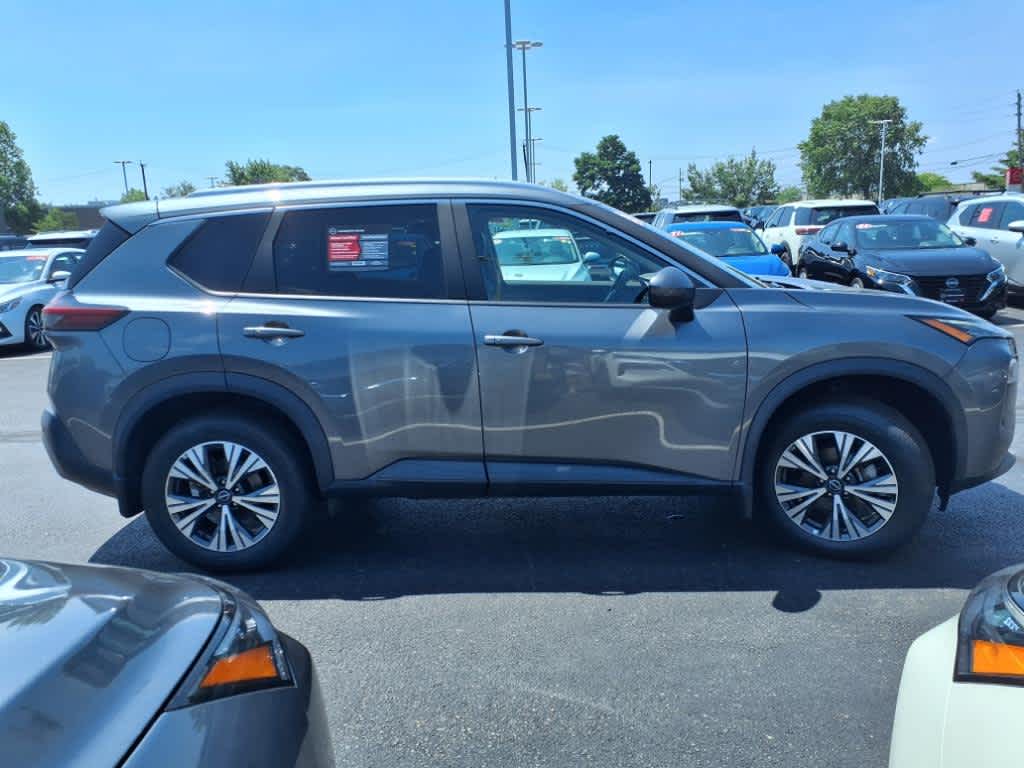 2023 Nissan Rogue SV photo 4