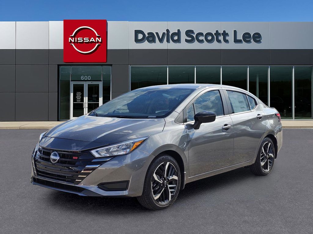 2025 Nissan Versa Sedan SR's photo