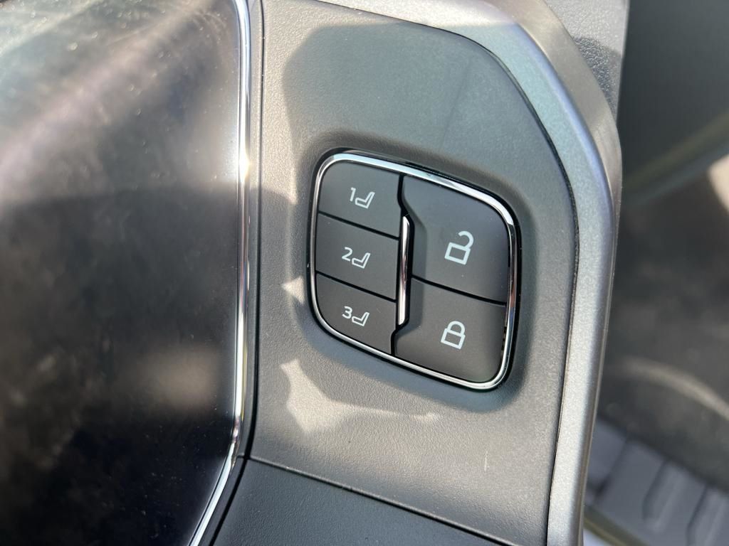2024 Ford F-350 Lariat photo 10