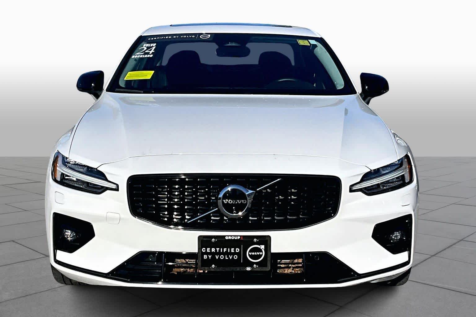 2024 Volvo S60 Ultimate photo 3
