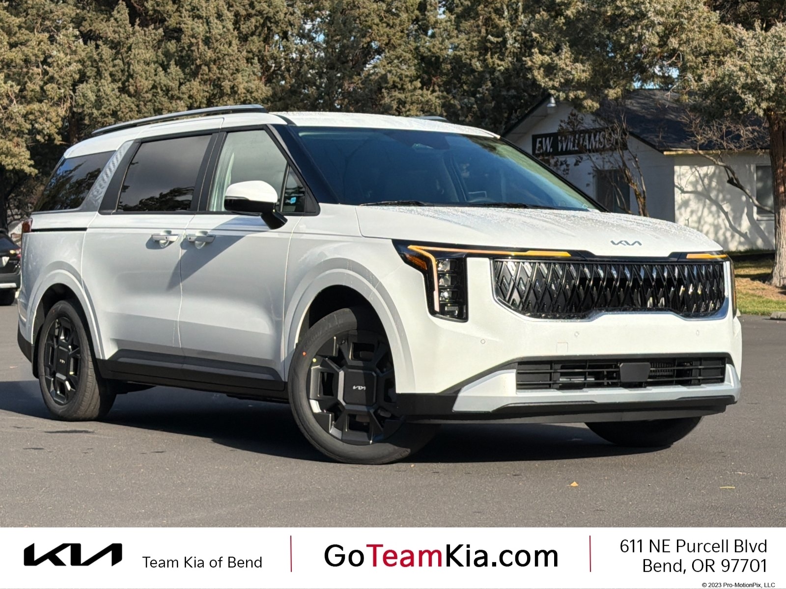 2026 Kia Carnival EX's photo