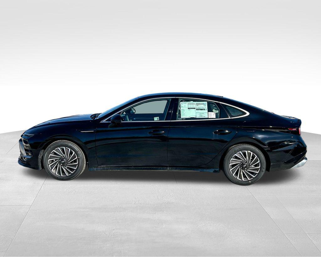 2025 Hyundai Sonata Hybrid SEL photo 8