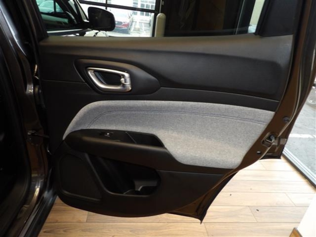 2022 Jeep Compass Latitude photo 13
