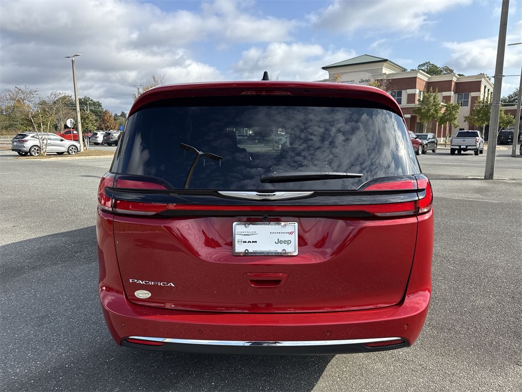 2026 Chrysler Pacifica photo 4