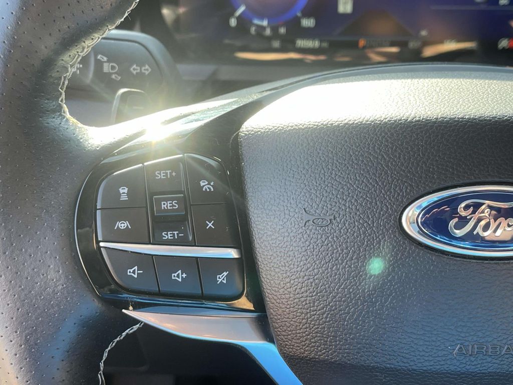 2022 Ford Explorer ST photo 18