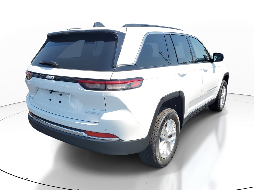 2025 Jeep Grand Cherokee Laredo X photo 4