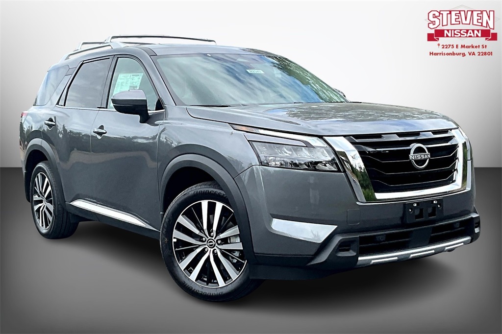 2025 Nissan Pathfinder Platinum's photo
