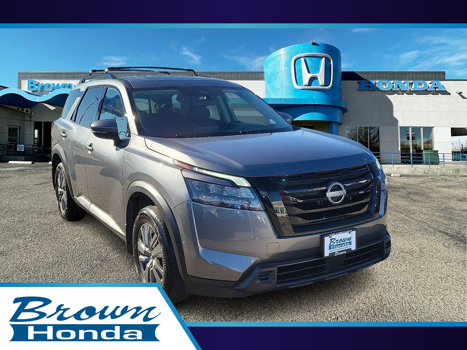 2025 Nissan Pathfinder SV's photo