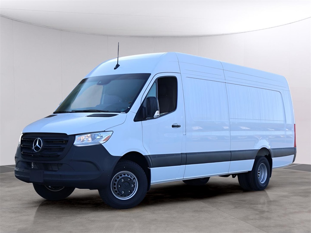 2024 Mercedes-Benz Sprinter Cargo Van Base's photo