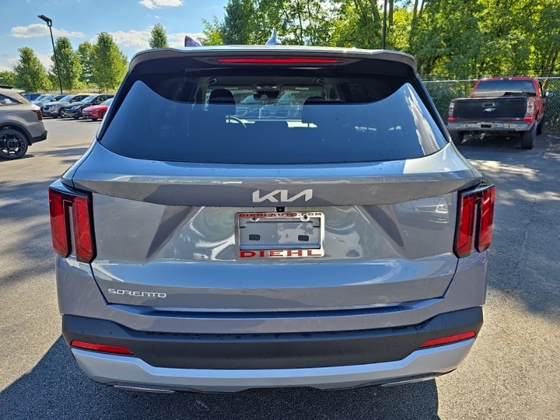 2024 Kia Sorento LX photo 6