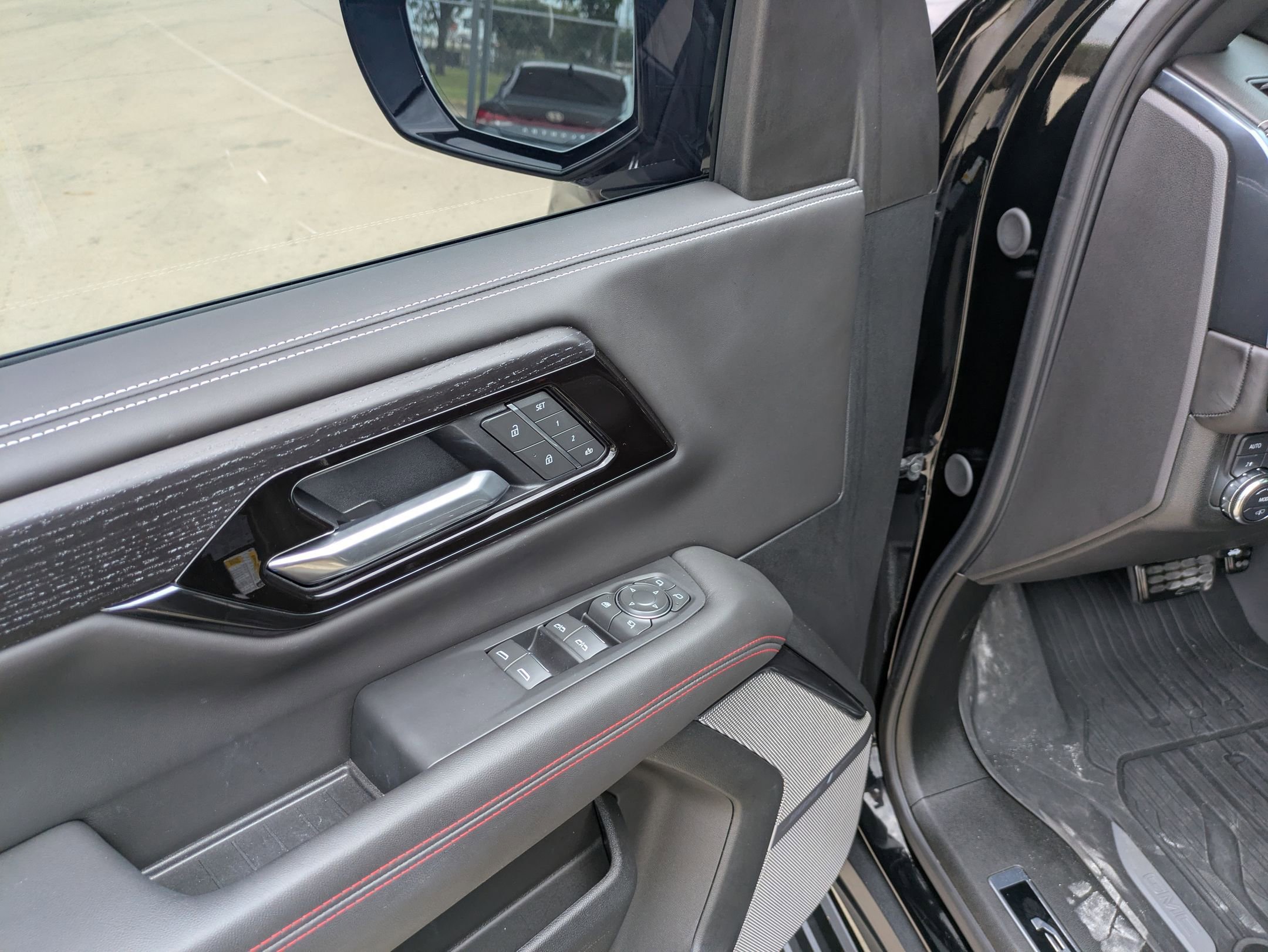 2025 Gmc Yukon AT4 Ultimate photo 12