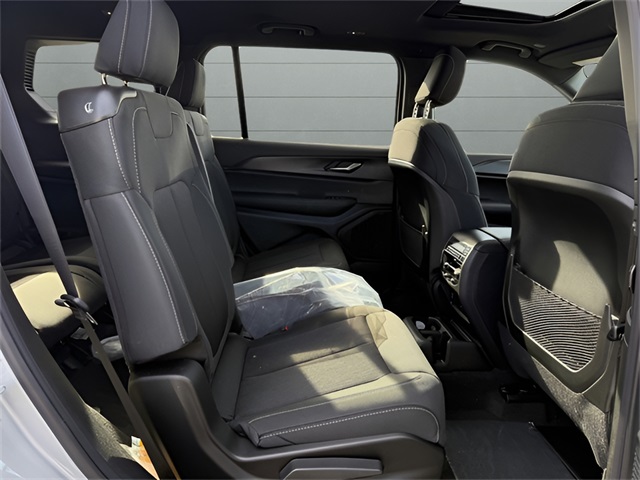 2025 Jeep Grand Cherokee Laredo X photo 24