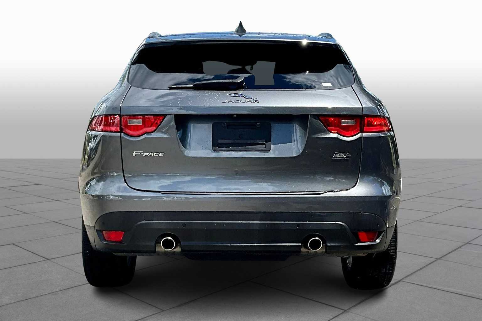 2019 Jaguar F-PACE Premium photo 4