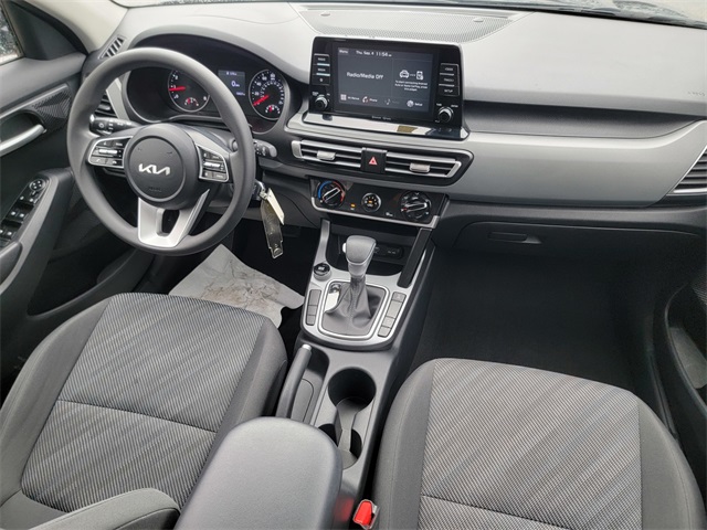 2023 Kia Seltos LX photo 28