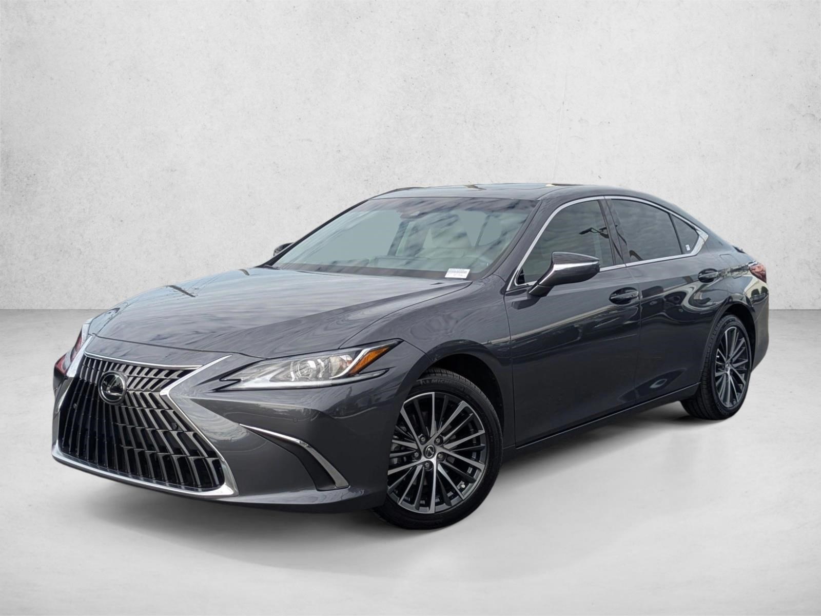 2025 Lexus ES Hybrid 300h's photo