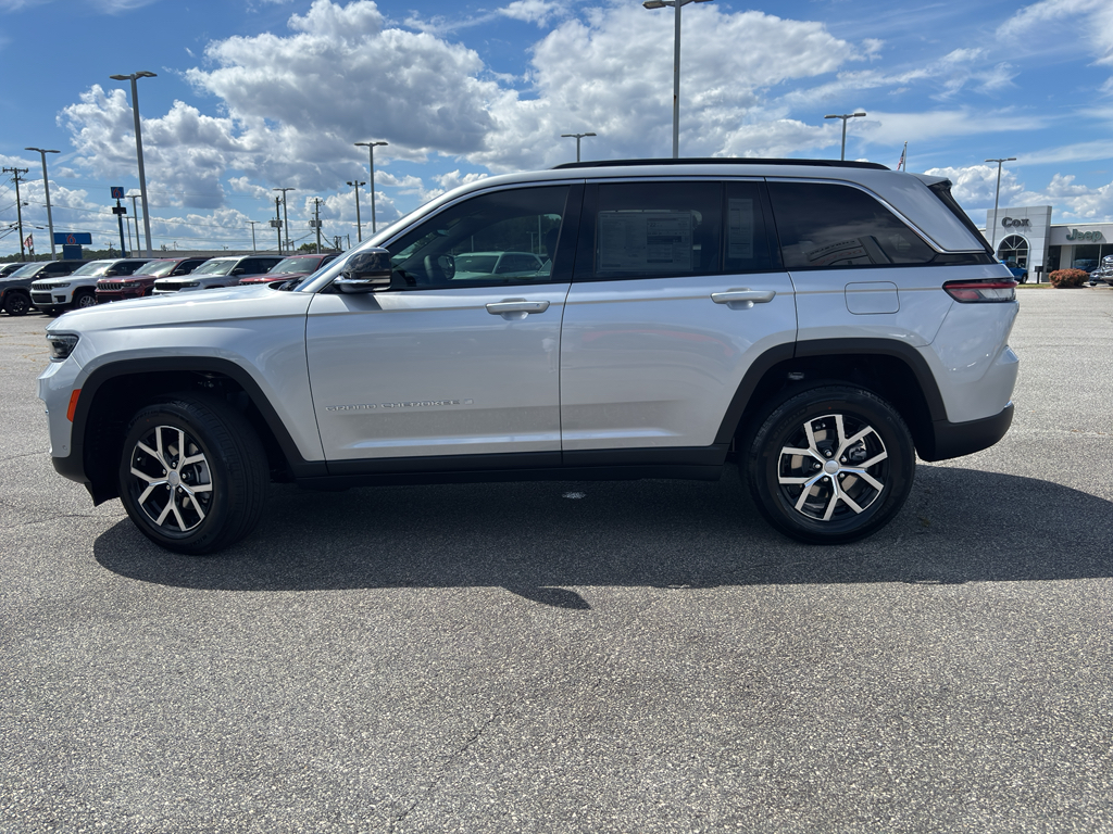 2025 Jeep Grand Cherokee Limited photo 2